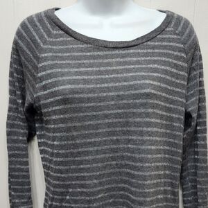 GAP Knit Top XS Striped 3/4 Sleeve Gray Silver Lightweight Casual B337‎